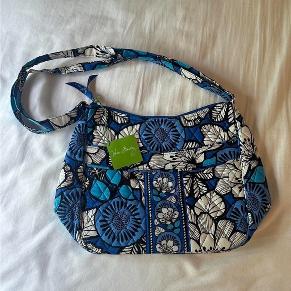 Vera Bradley Handbags - Vera Bradley Brand New Purse